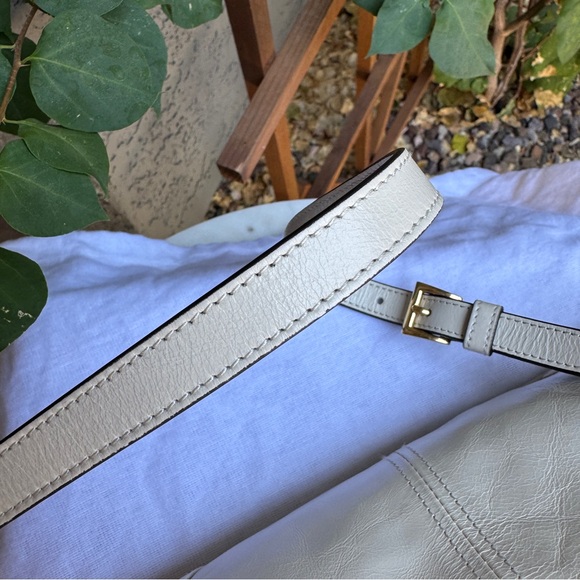 Prada Re-Edition 2002 Medium Leather Shoulder Bag - Picture 8 of 17